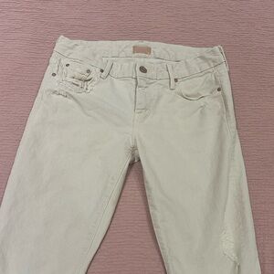MOTHER Off-White Low Rise Jeans with Frayed Hem